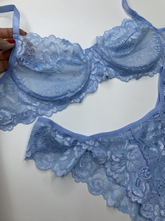 Conjunto em renda e calcinha asa delta - comprar online