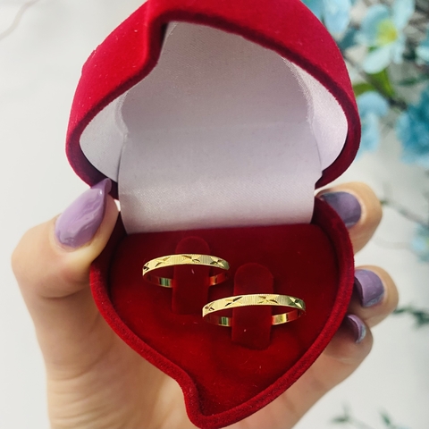 Par de Alianças Trabalhada