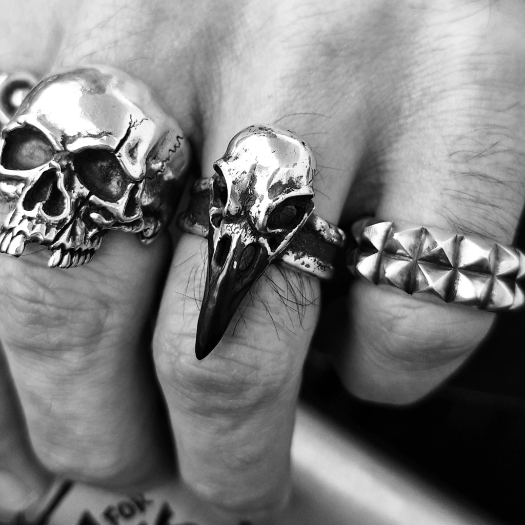 Raven Ring