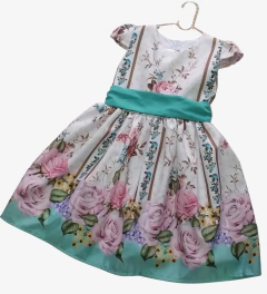 Vestido floral com detalhes verde na internet