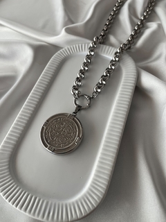 COLLAR CON DIJE SAN BENITO - tienda online