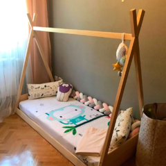 Cama tipi barnizada