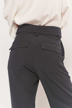 Pantalón solapa