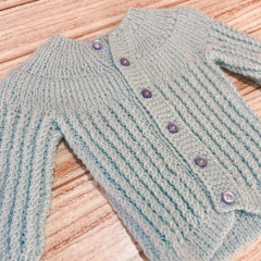 Conjunto tejido a mano celeste - comprar online