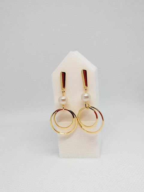 Brinco com pérola e argola