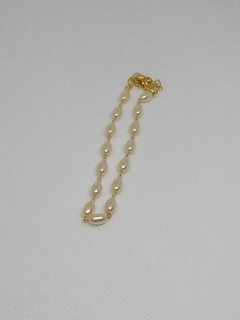 Pulseira com pérola achatada banhada a ouro - Vesant Semijoias