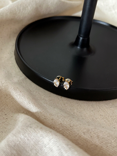Brinco ponto de luz oval M banhado a Ouro 18k