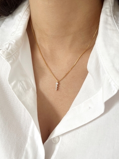 Colar 4 zircônias banhado a Ouro 18k