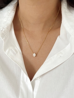 Colar ponto de luz oval banhado a Ouro 18k