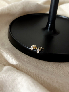 Brinco ponto de luz oval P banhado a Ouro 18k
