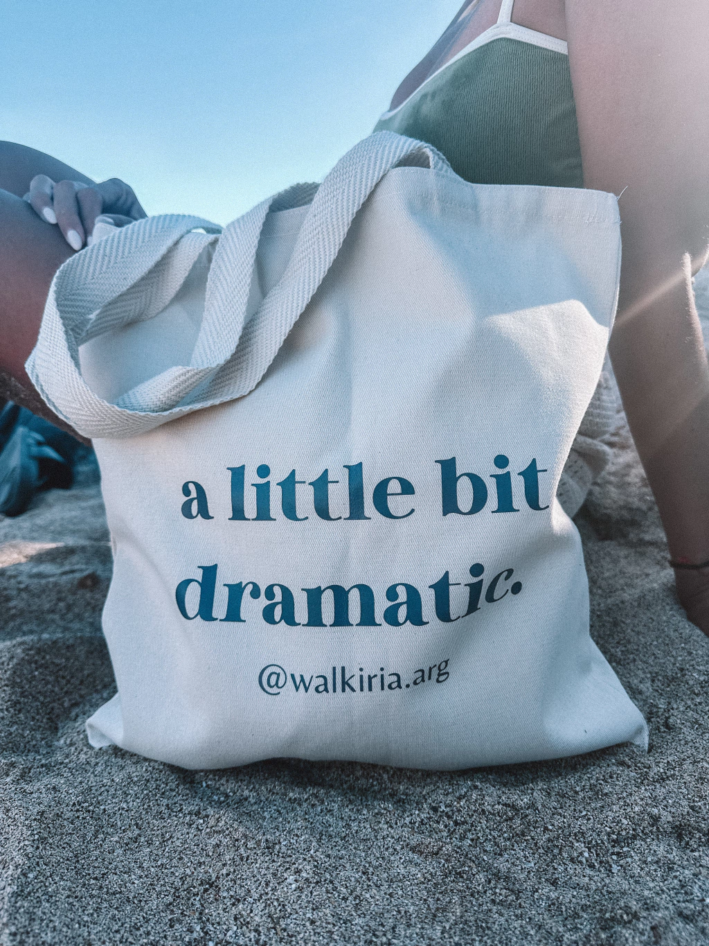 TOTE DRAMATIC