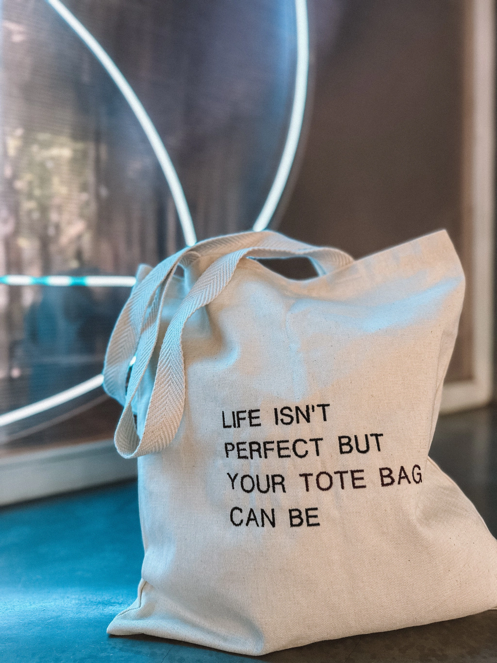 TOTE BORDADA LIFE ISN’T PERFECT x encargue