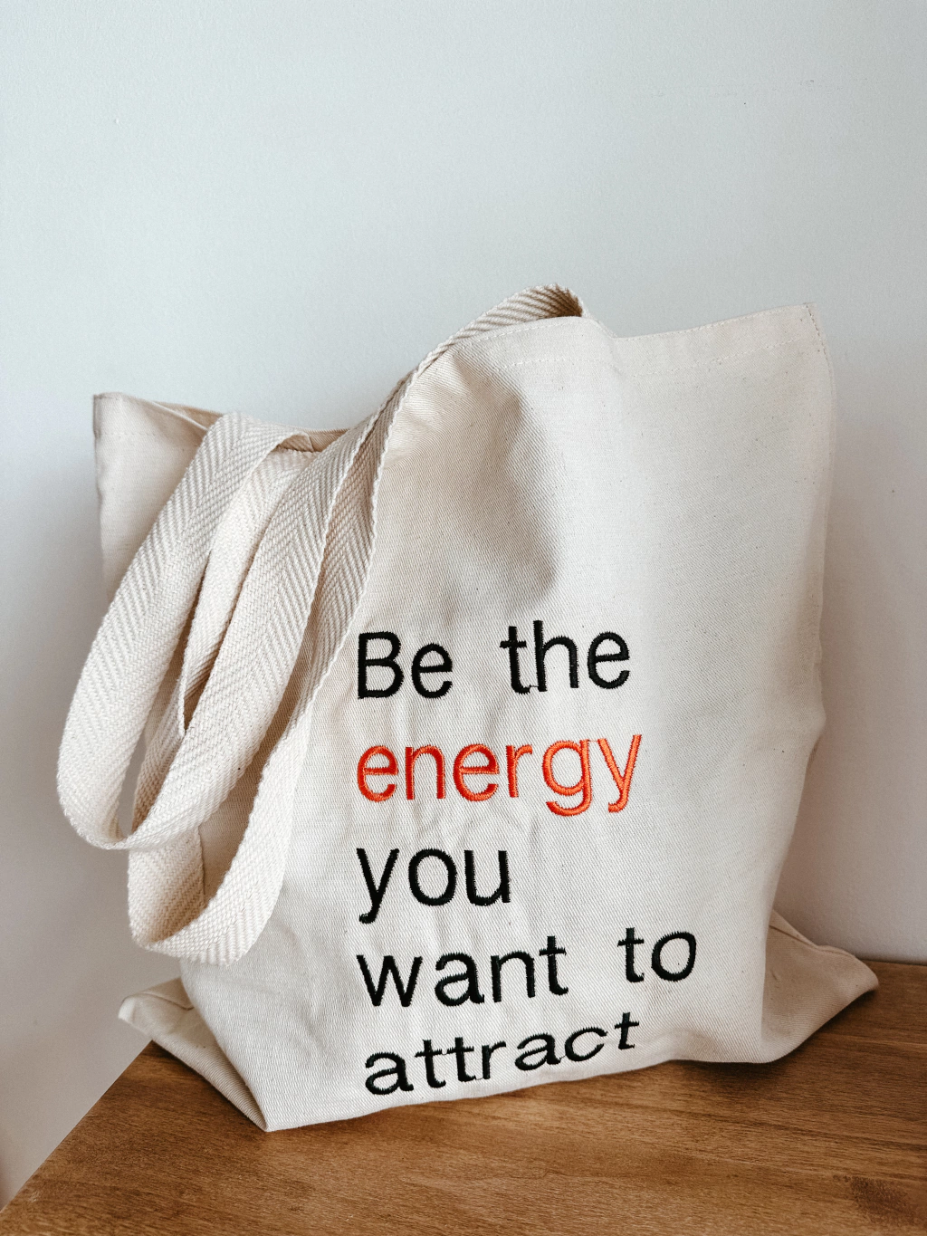 TOTE BORDADA BE THE ENERGY