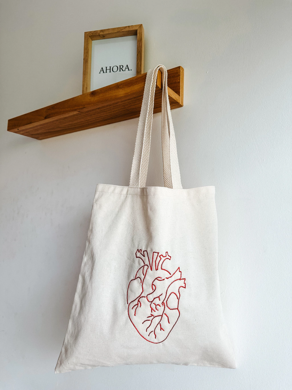TOTE BORDADA CORAZON ANATOMICO