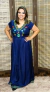 VESTIDO COM DETALHES BORDADOS AZUL MARINHO na internet