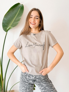 remera love yourself