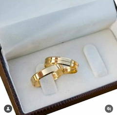 Par de Alianças em Ouro 18k Modelo Dubai