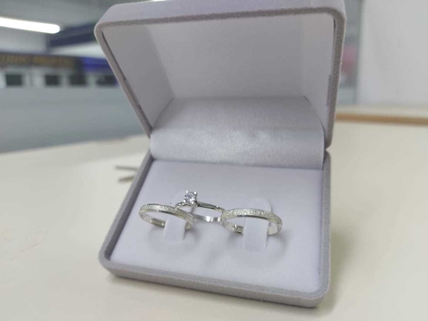 Alianças em Prata 3mm Chanfradas + Solitario