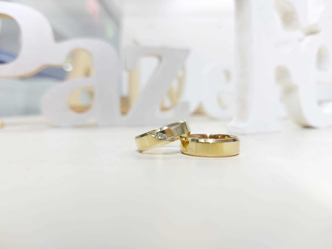 Alianças em Moedas Antigas 6mm Chanfradas com 3 pedras