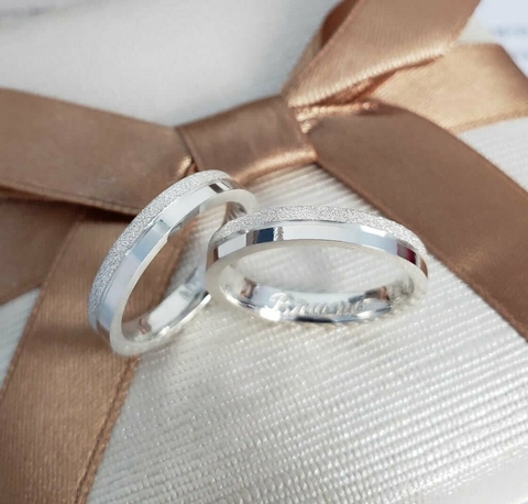 Par de Alianças em Prata 3mm Retas Friso e Jateado