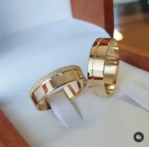 Par de Alianças em Moedas Antigas 6mm Retas Feminina com Jateado