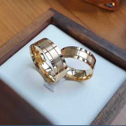 Alianças em Moedas Antigas em 8mm Retas com Centro Escovado