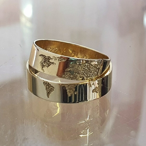 Alianças em Ouro 18k 5mm Retas Mapa Mundi