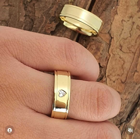 Alianças em Moedas Antigas 8mm Retas com Pedra Coração