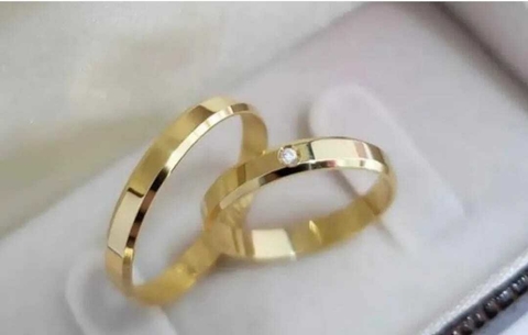 Par de Alianças em Moedas Antigas 3mm Chanfradas + Pedra Cravejada