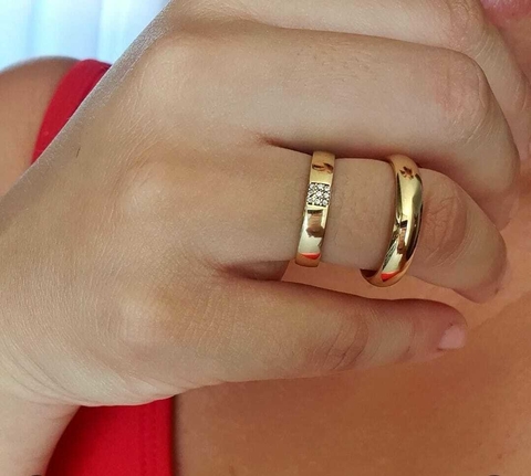 Par de Alianças em Moedas Antigas 4mm com 9 pedras Cravejadas