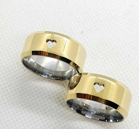 Par de Alianças em Moedas Antigas 10mm Chanfradas Coração Vazado + Forração