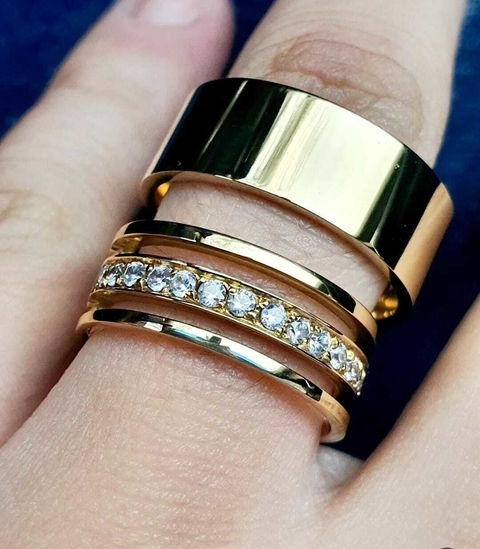 Par de Alianças em Moedas Antigas Frisos Vazados + Pedras Cravejadas