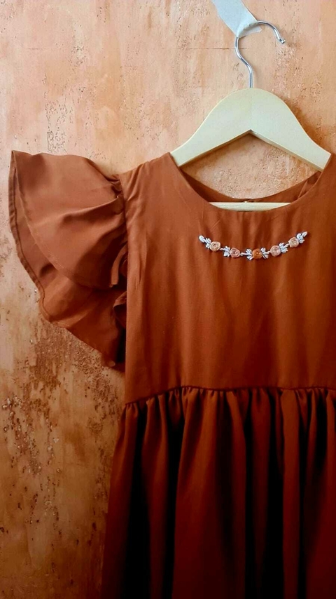 Elisa - Ocre - Bordado a mão