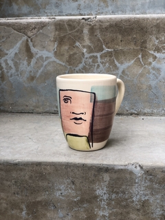 Taza Bombé en internet