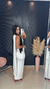 Vestido longo com recorte e calda