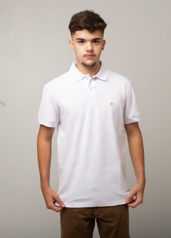 CAMISETA POLO PIQUET TRADICIONAL BORDADA BRANCA