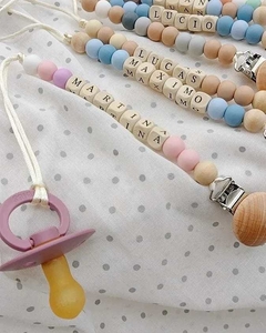 Portachupetes Personalizados con Broche Madera o Silicona: A Pedido!!! en internet