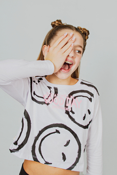 ART 225-4126 REMERA SMILE