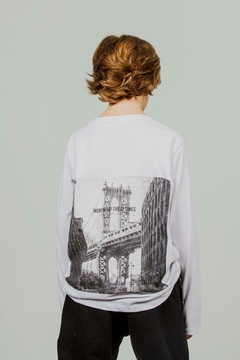 225-3116 REMERA MANHATTAN DOBLE ESTAMPA en internet