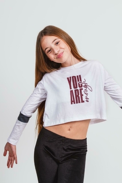 225-4133 REMERA CON RECORTE MANGA ENOUGH - comprar online