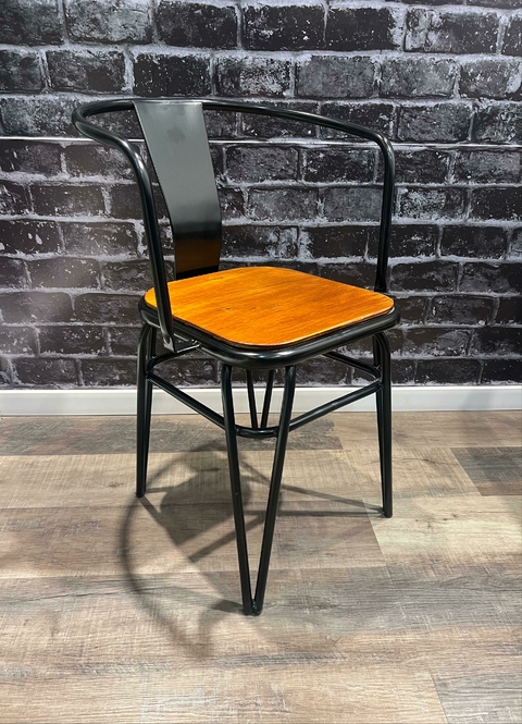 SILLON INDUSTRIAL ASIENTO MADERA LUSTRADA – (3152)