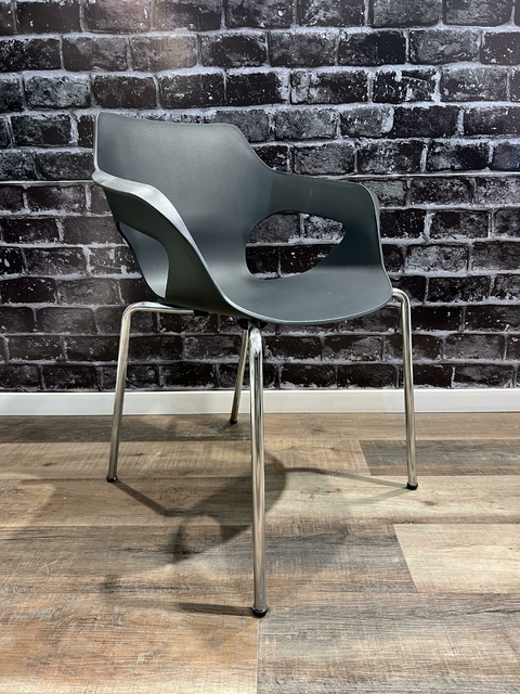 SILLÓN “TULIPÁN” BASE CROMADA (6157)