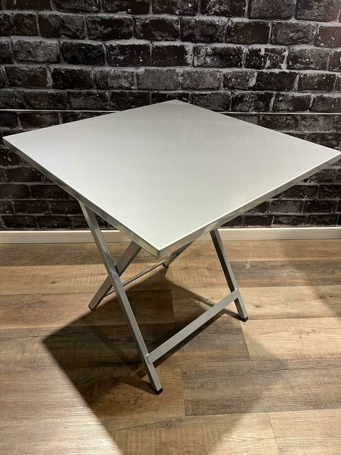 MESA PLEGABLE TAPA DE CHAPA 70*70 (1166MT - 1156MT)