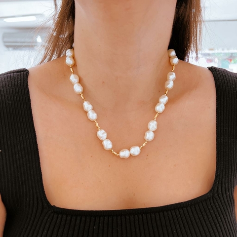 Colar dourado de Pérolas Mirian