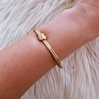 Bracelete Dourado nó com Trabalho