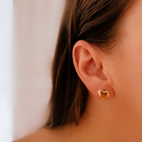 Brinco Dourado Coração Liso