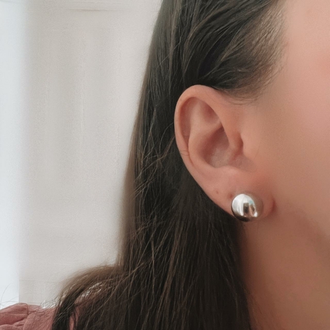 Brinco Botão Prata Brenda