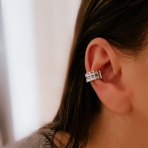 Fake Piercing Prata com pedras Lari