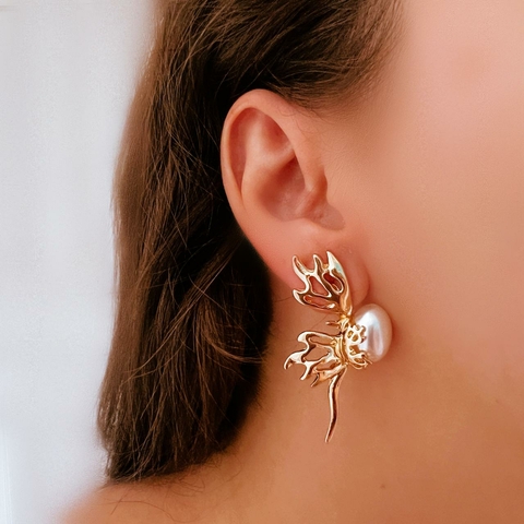 Brinco Dourado Fada Perolada