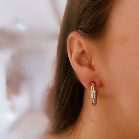 Argola prata Torcida